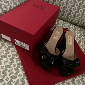 Valentino black bow wedge